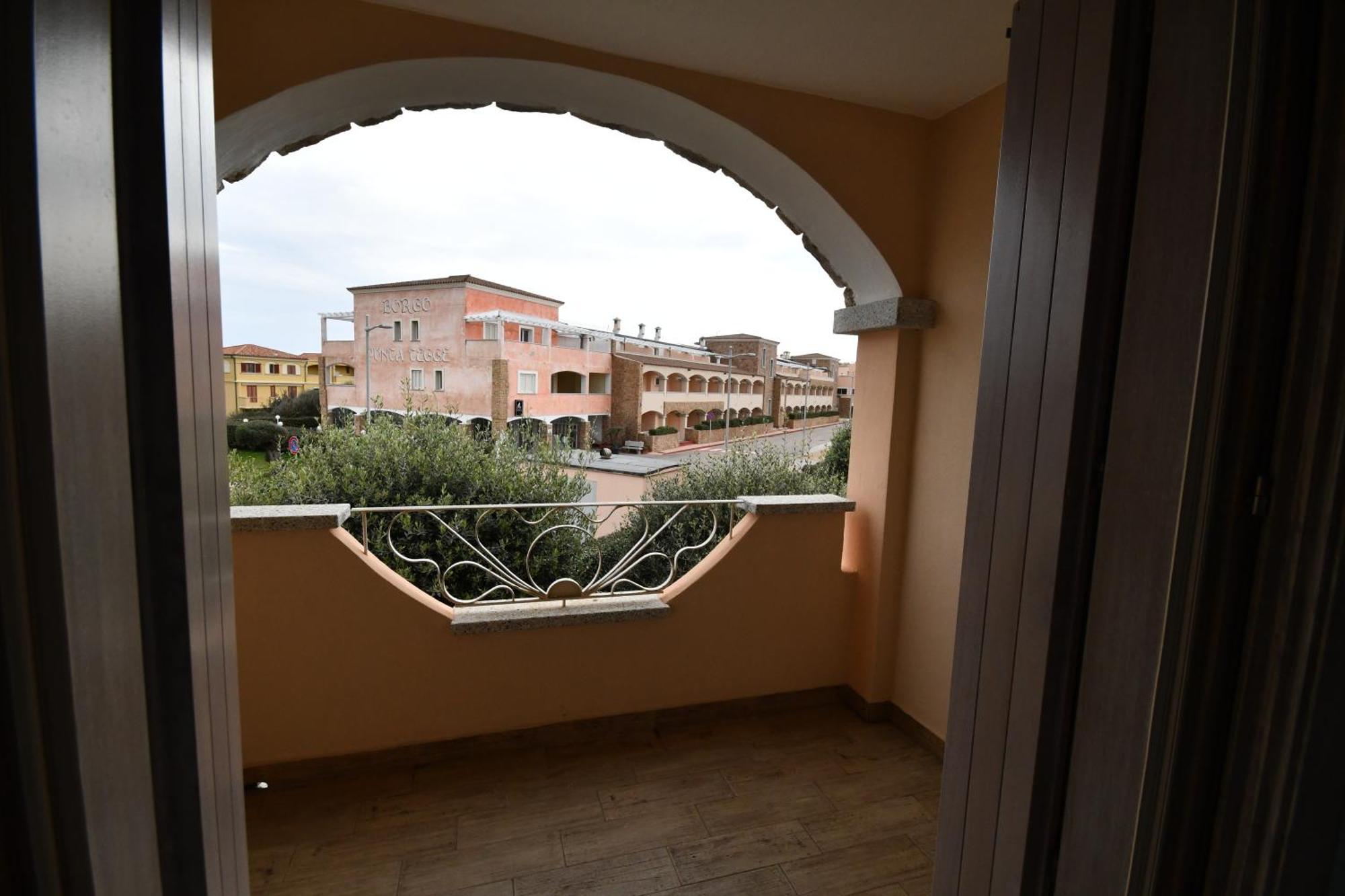 Appartamento Vista Mare Punta Tegge 马达莱纳 外观 照片
