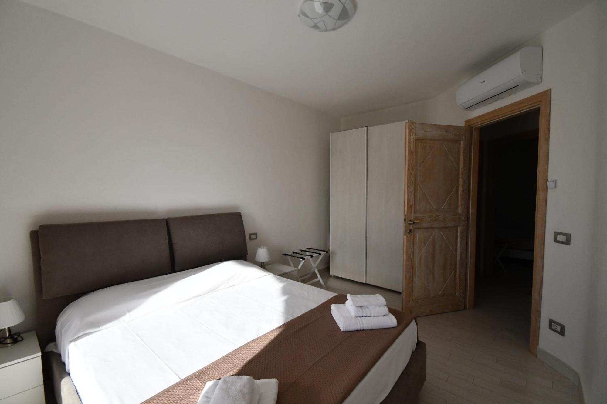 Appartamento Vista Mare Punta Tegge 马达莱纳 外观 照片