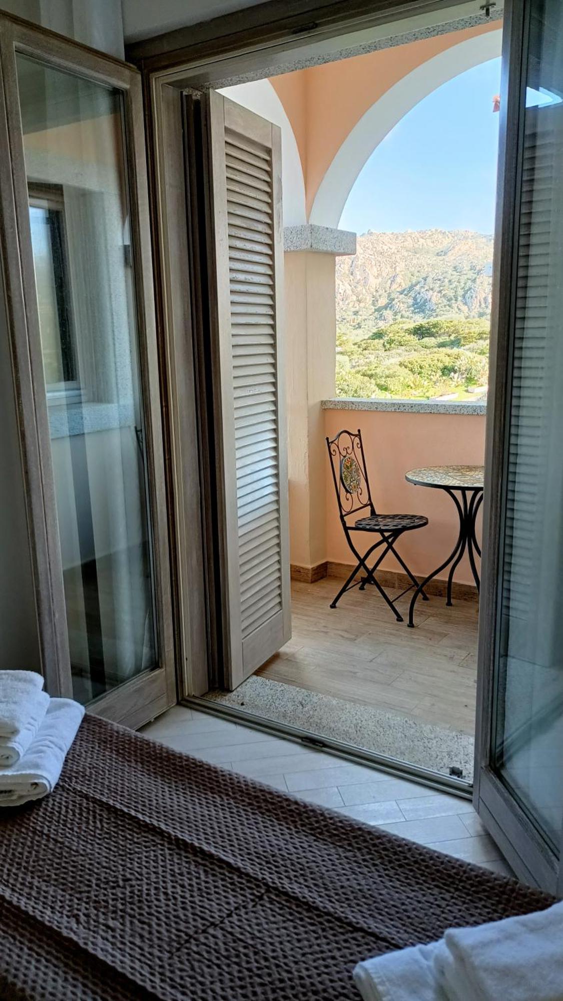 Appartamento Vista Mare Punta Tegge 马达莱纳 外观 照片