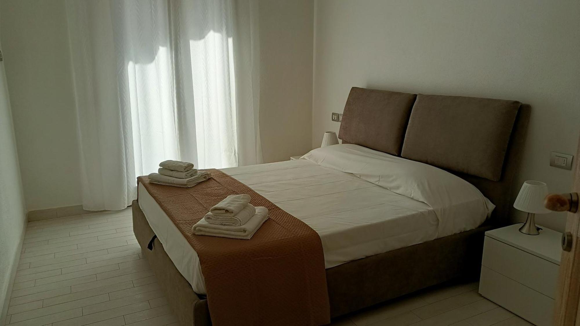 Appartamento Vista Mare Punta Tegge 马达莱纳 外观 照片
