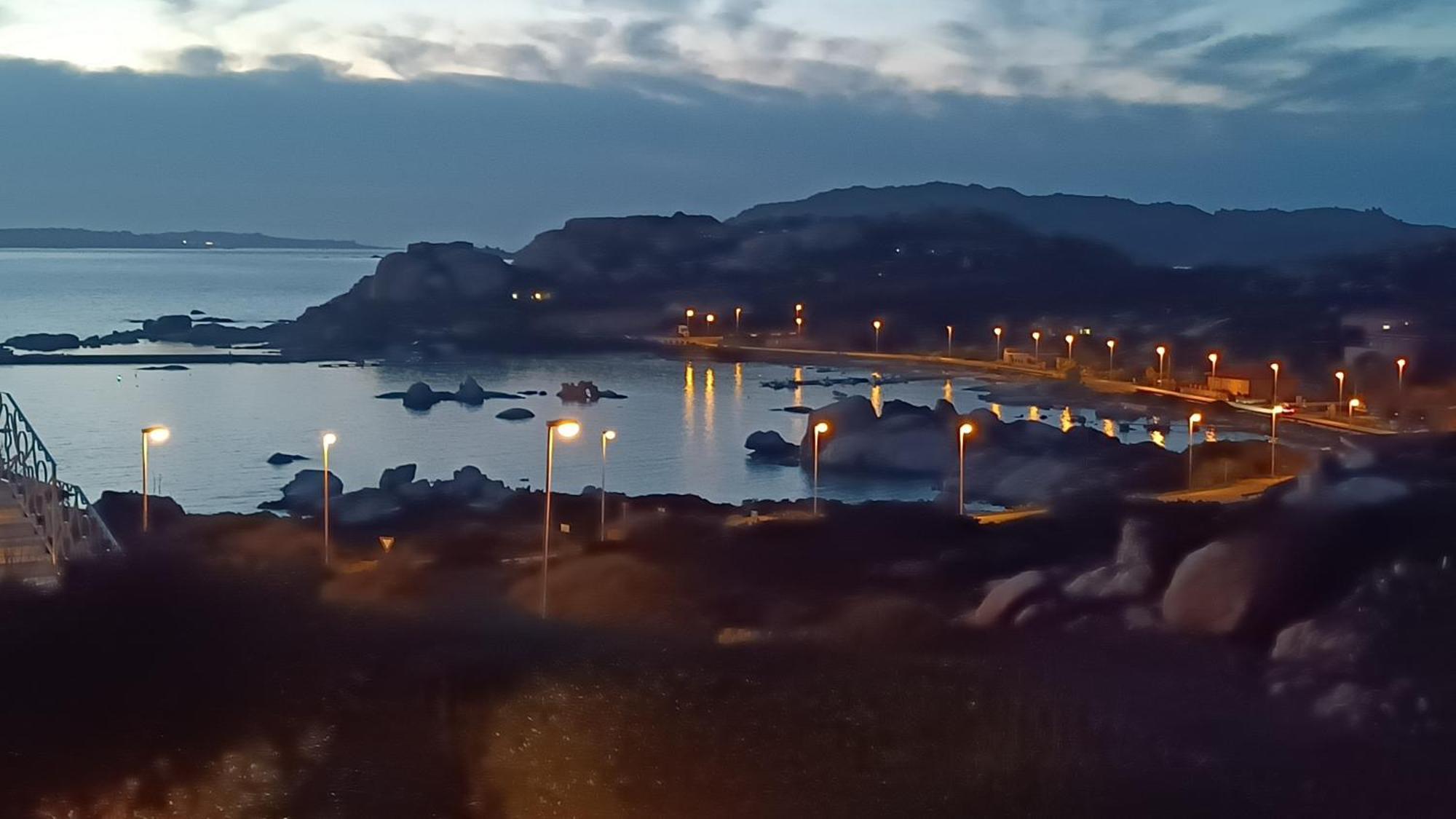 Appartamento Vista Mare Punta Tegge 马达莱纳 外观 照片